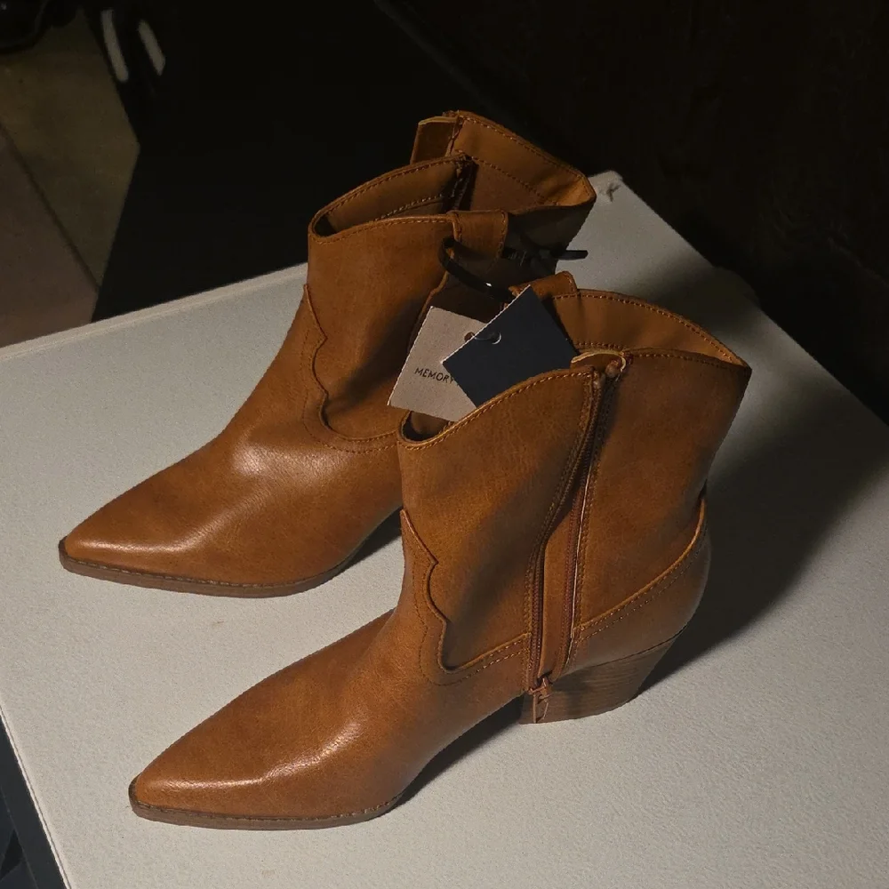 Universal Thread Tan Ankle Booties - Picture 1 of 4